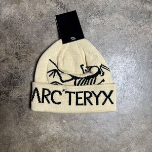 Arc’teryx beanie